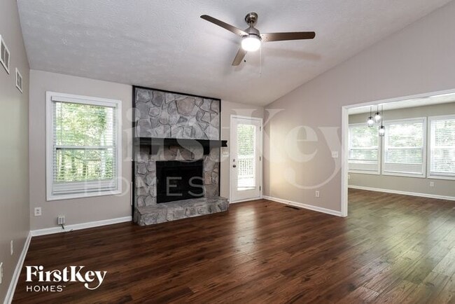 Building Photo - 2281 Carousel Ct