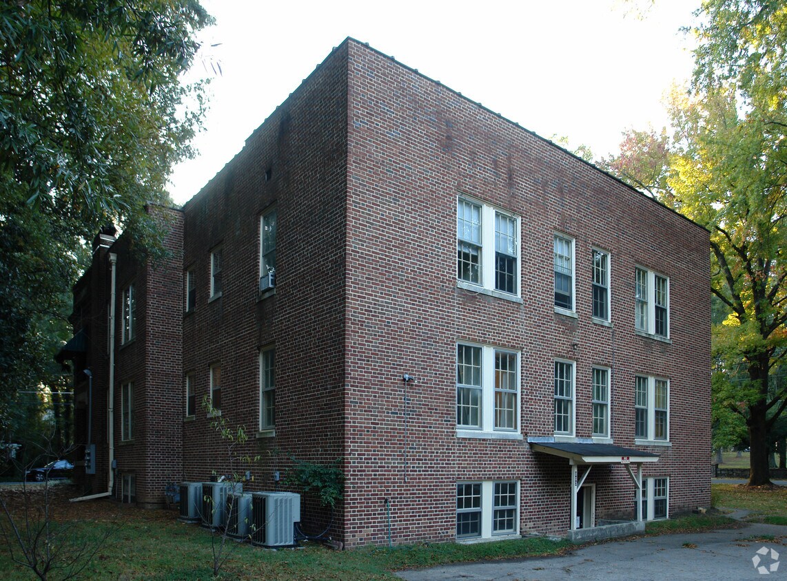 Foto del edificio - Rollins Apartments