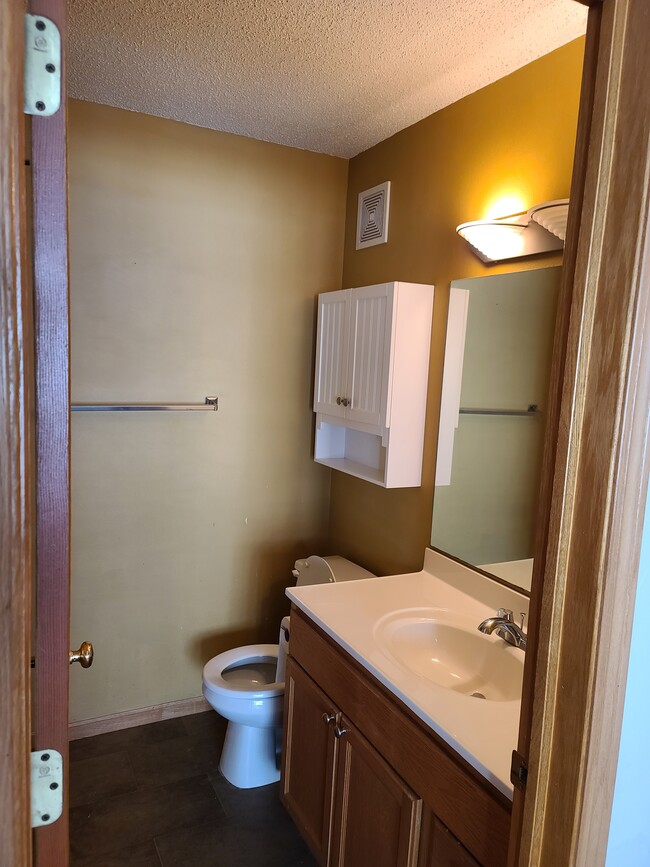 Master Bath - 90 Cherry Ct