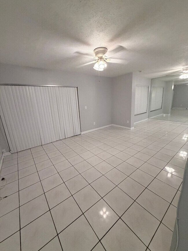 Building Photo - 8728 Jasmine Pond Dr