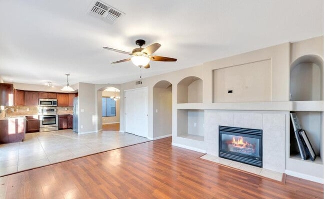 Building Photo - 3913 E Monona Dr