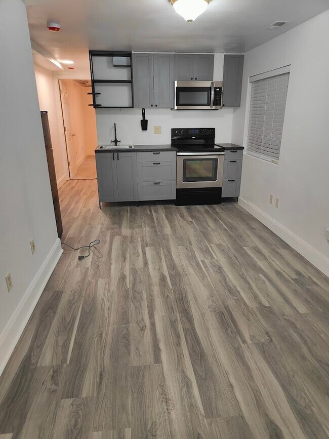 Foto del edificio - 672 E 400 N St