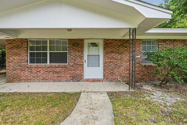 Foto del edificio - 106 Andrews Ave