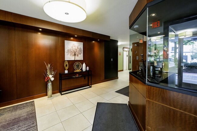Building Photo - Dupont 2BR 1BA at The Newport Condominium - Utilities Included!