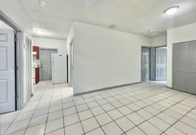 Building Photo - Three Bedroom Single Family Home with Private Fenced Yard