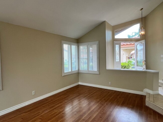 Foto del edificio - Two Story Stunner in RSM, Now Available!