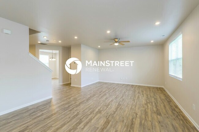 Building Photo - 4 Bedroom Pet-Friendly Home in SHELBYVILLE, KY with Main Street Renewal