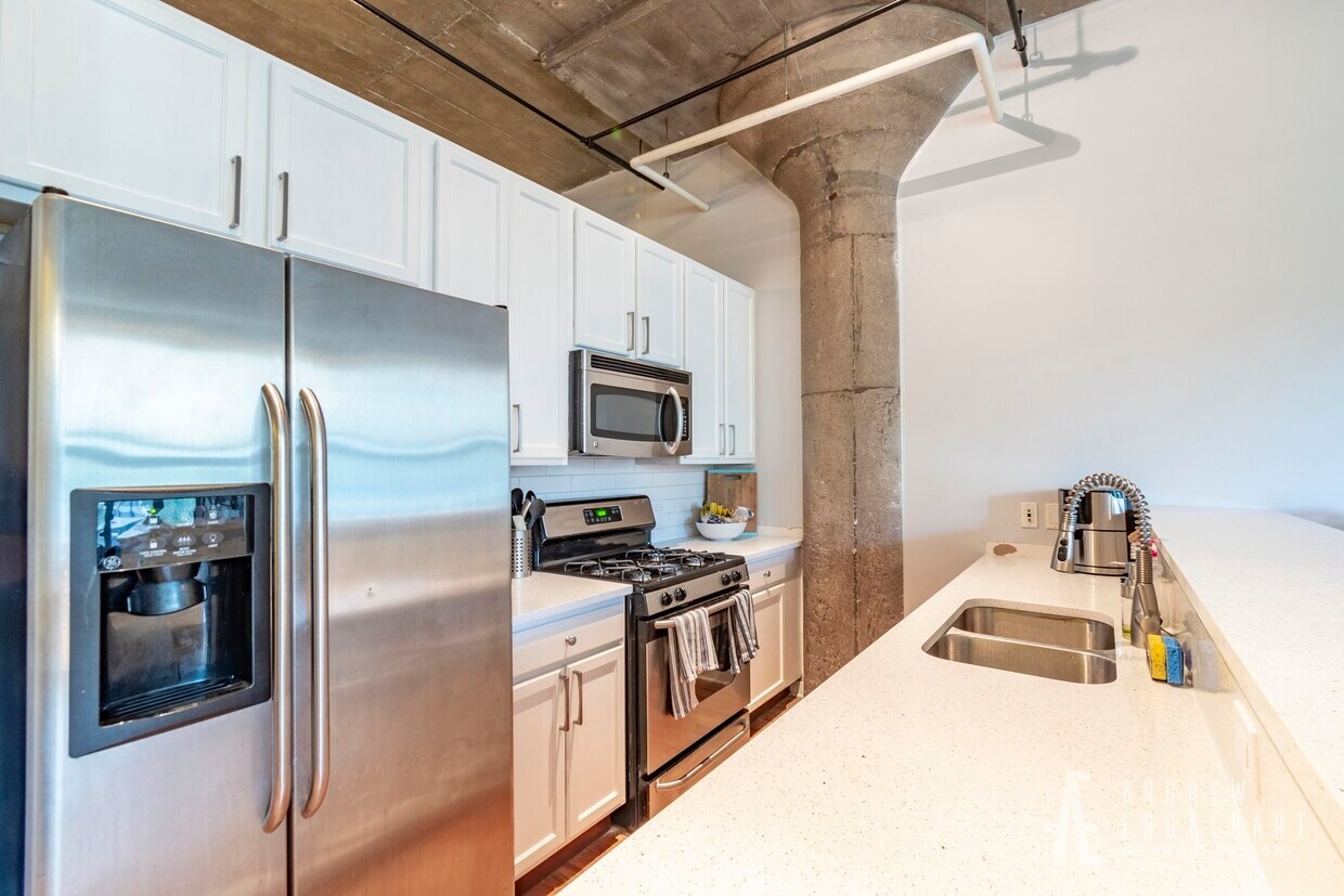 Foto principal - 1001 W 15th St