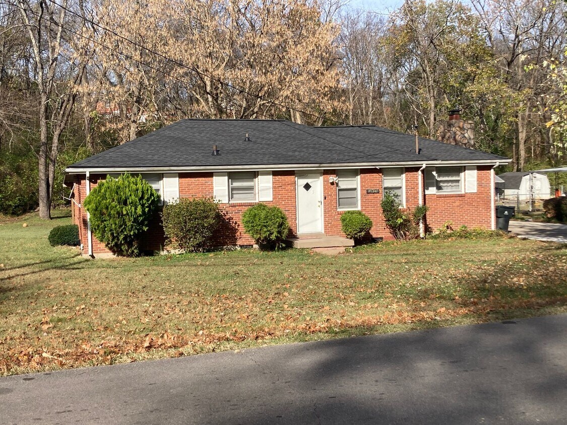 Brick Ranch House in Haywood Lane Area - Brick Ranch House in Haywood Lane Area