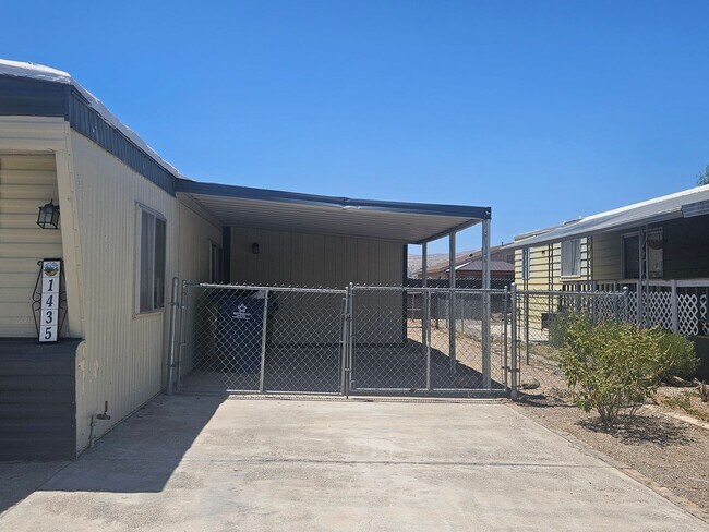 Foto del edificio - 1435 Trane Rd
