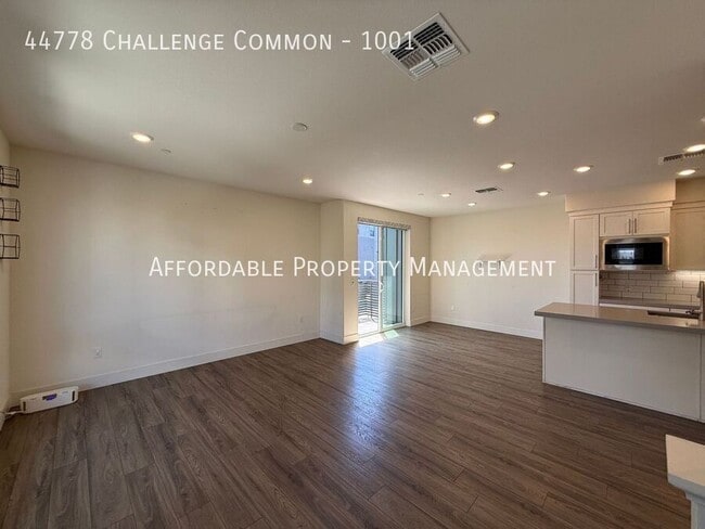 Building Photo - 44778 Challenge Common