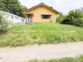 Building Photo - 400 S Highland Ave