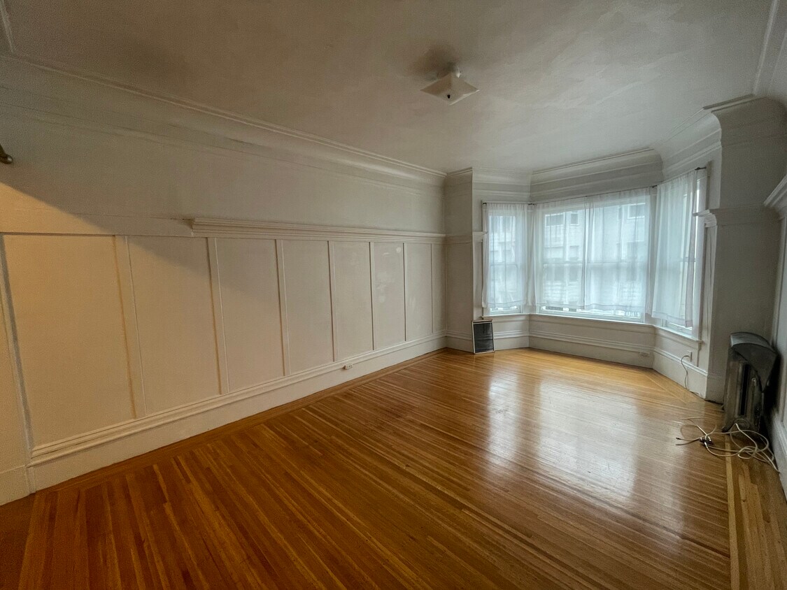 Primary Photo - 1539 Clay St