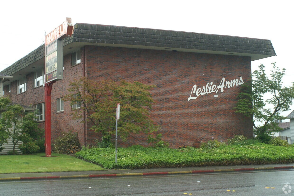 Leslie Arms Apartments Everett, WA Leslie Arms Apartments Everett, WA