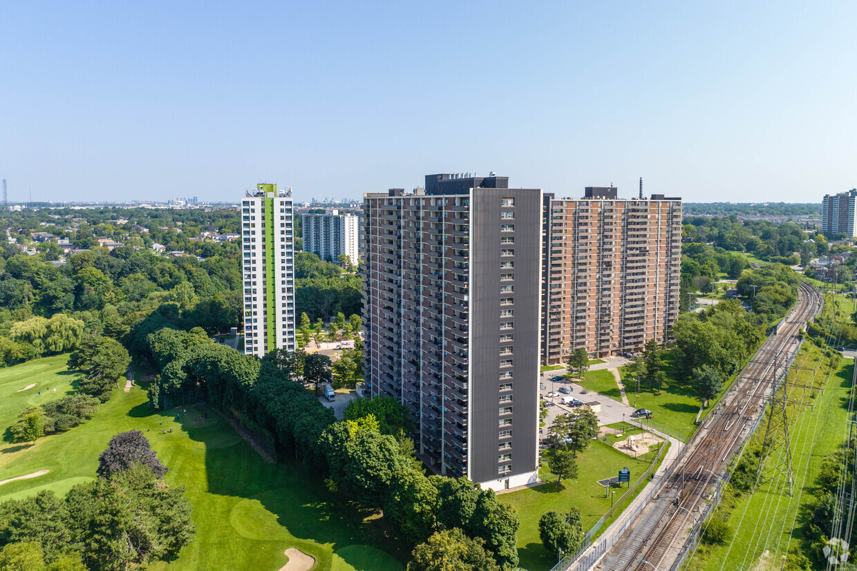 Primary Photo - Dentonia Court