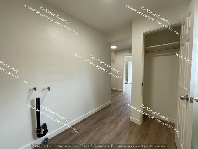 Building Photo - 929 1/2 Hoover Avenue-