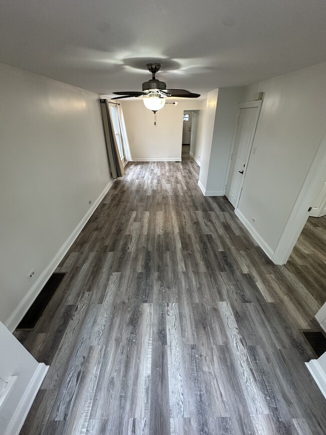 Building Photo - 1928 N Keeler Ave