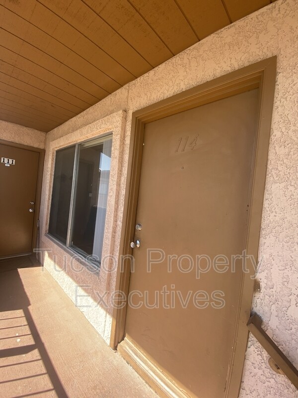 Building Photo - 660 S Tucson Blvd