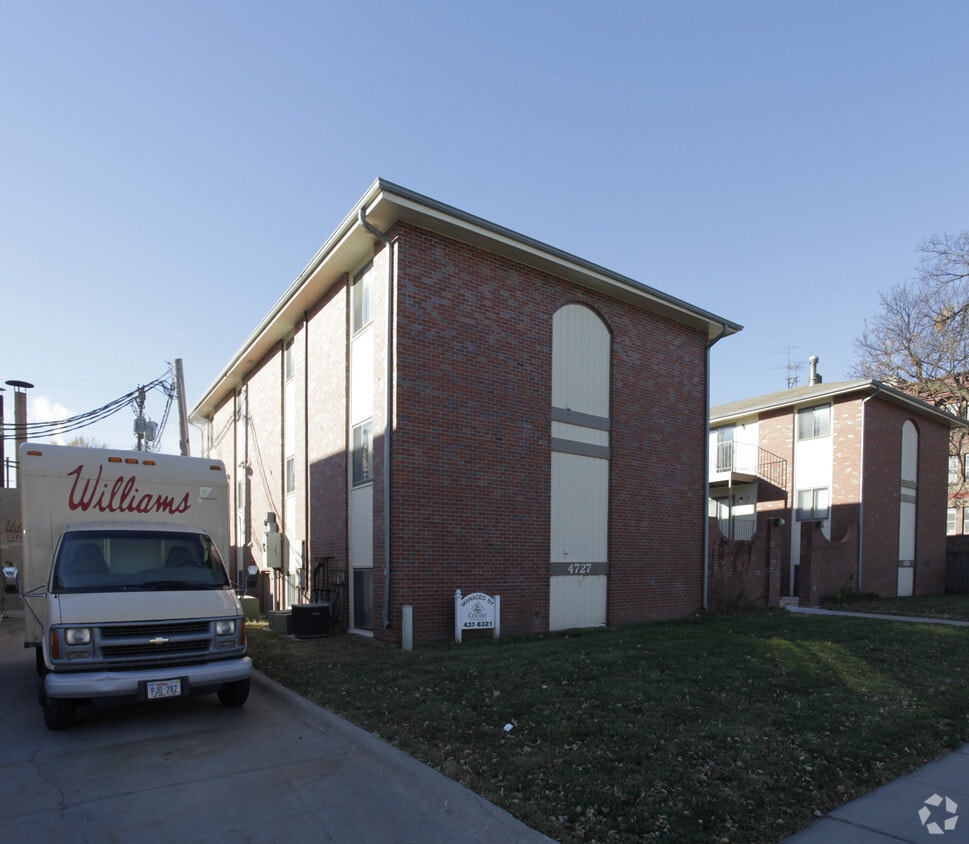 Building Photo - 4727 Baldwin Ave