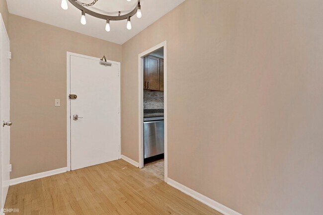 Foto del edificio - 2970 N Lake Shore Dr