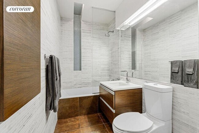 Foto del edificio - 4415 Purves St