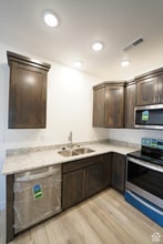 Building Photo - 1561 110