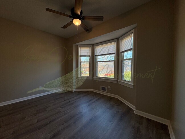 Foto del edificio - TOWNHOUSE IN BLUE SPRINGS!!!