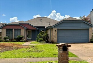 Building Photo - 2511 Castle Pl