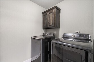 Building Photo - 457 Harper Dr