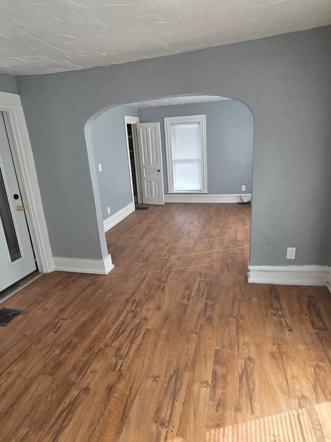 Building Photo - 524 N Walnut St