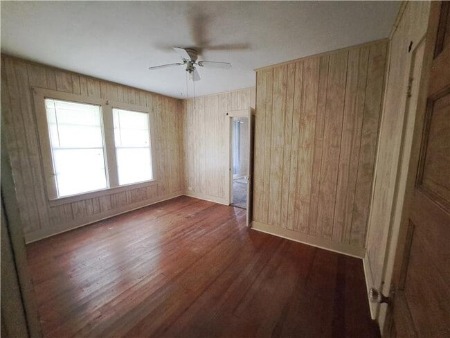 Building Photo - 1077 S Vicha Rd