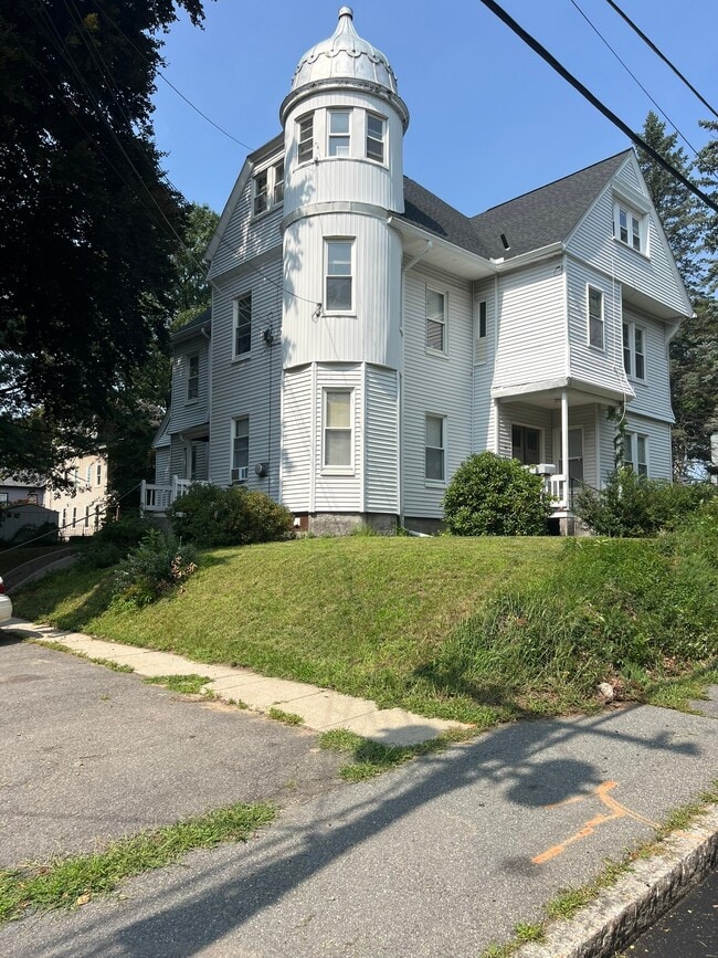 Building Photo - 14 Beacon St