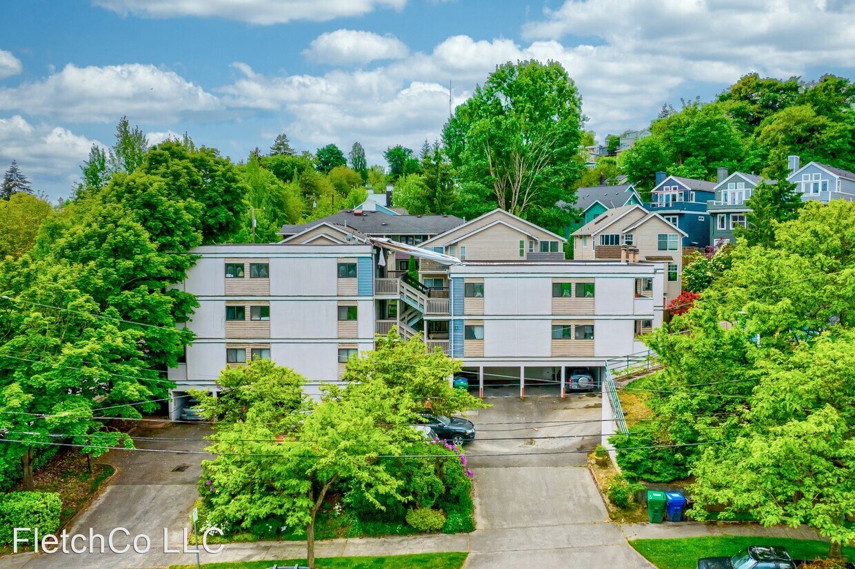 Primary Photo - 2 br, 1 bath House - 2626 E Madison St #1