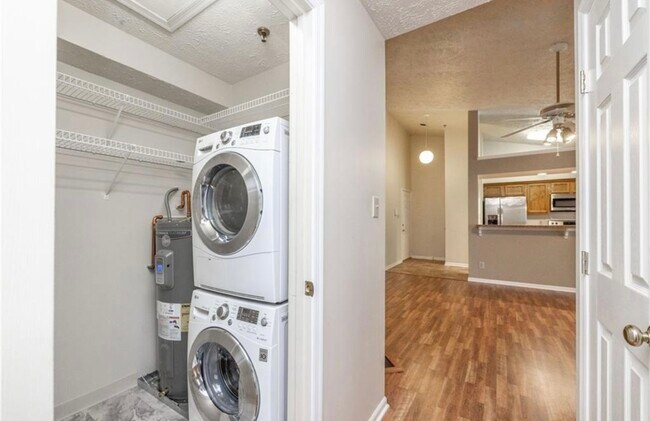 Building Photo - 3100 Wallaby Trce