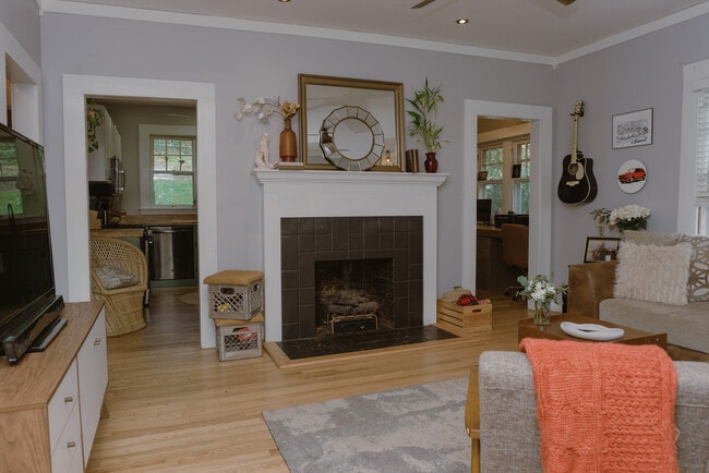 Photo - 1707 W 43rd St House