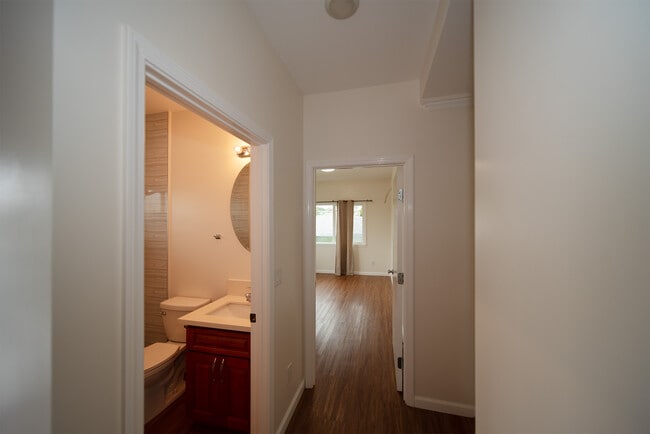 Building Photo - 1314 Hoohulu St