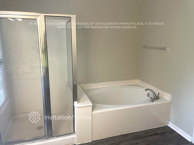 Building Photo - 17222 Shadow Valley Dr