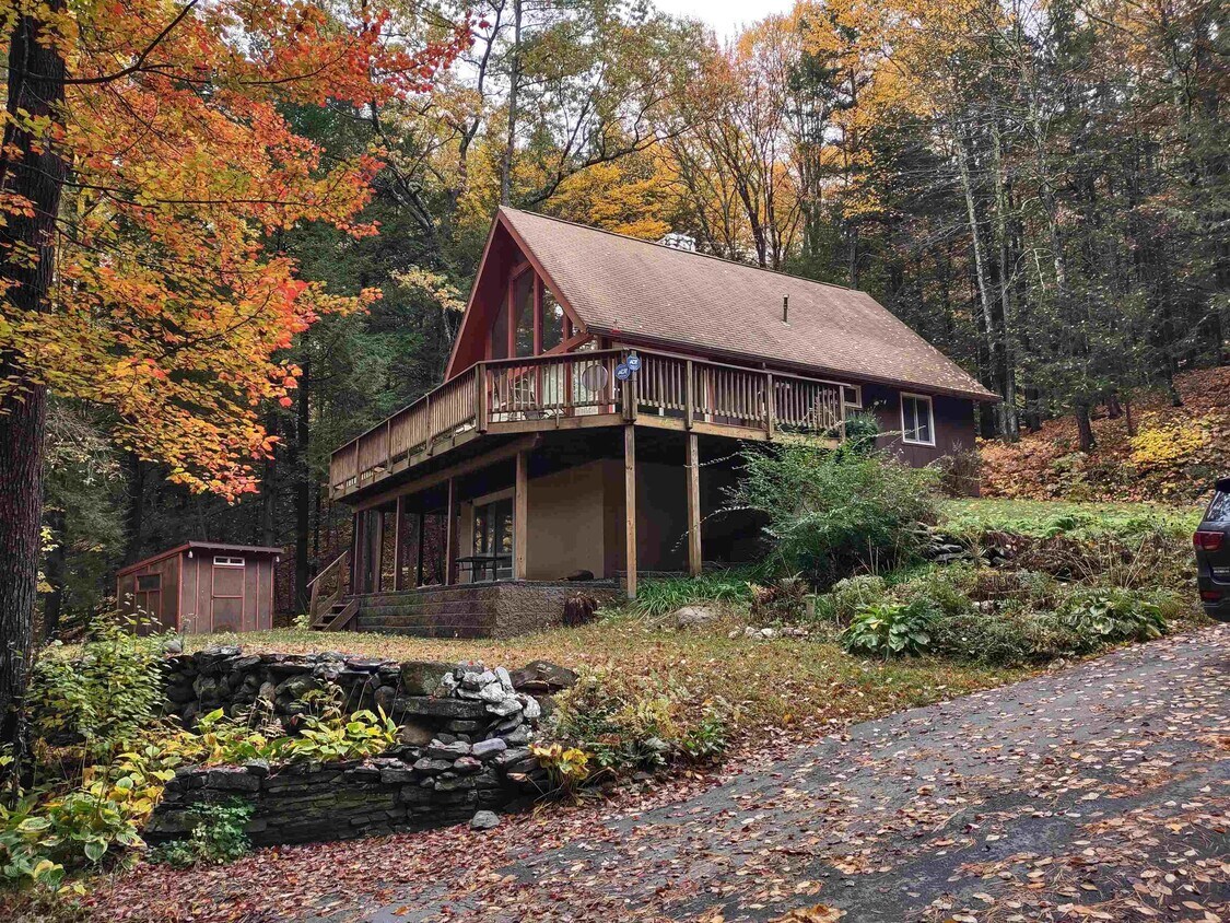 195 E St Ext, Charlestown, NH 03603 House for Rent in Charlestown, NH