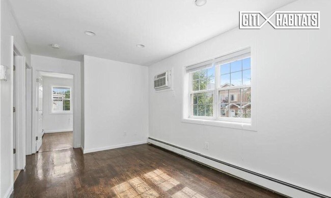 Building Photo - 55 Covert St