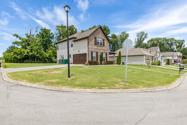 Building Photo - 1061 Daniel Ln