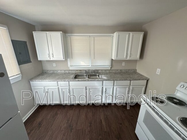 Foto del edificio - 2107 N Spencer Ave