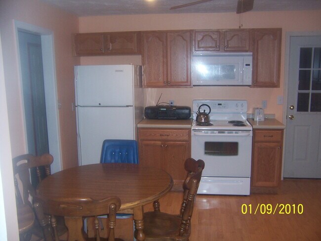 Building Photo - 176 Ridgemont Dr