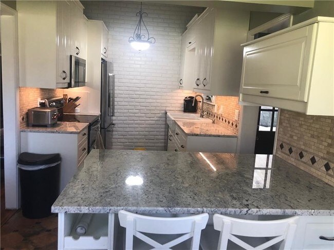 Foto del edificio - 3933 Loring Ln