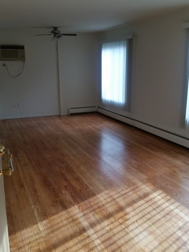 Cherry Hill Village Rentals Dearborn Heights, MI