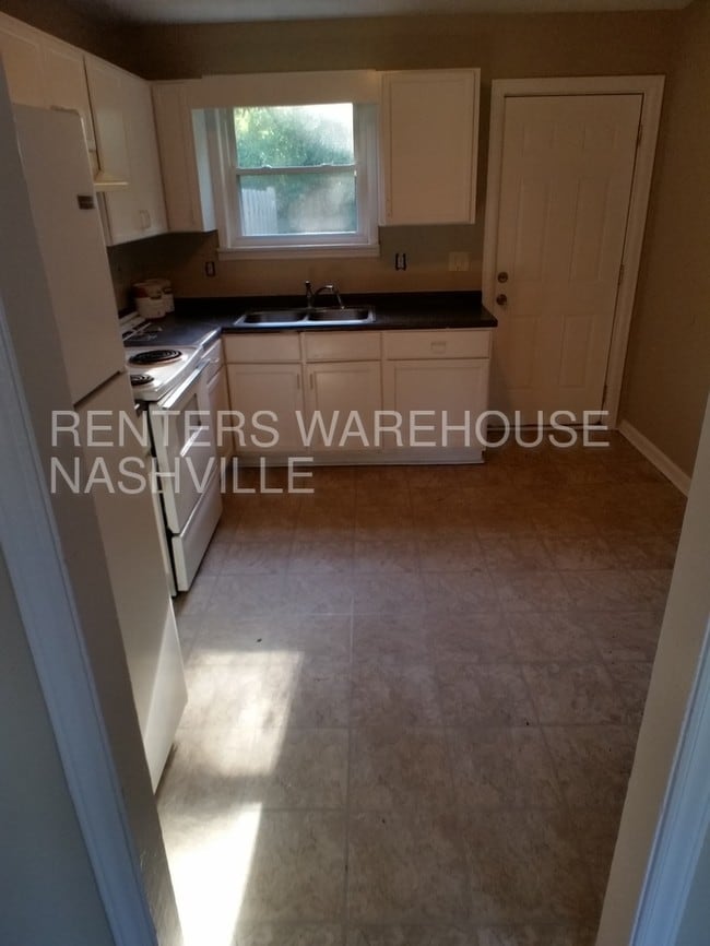 Building Photo - 706 Riviera Dr