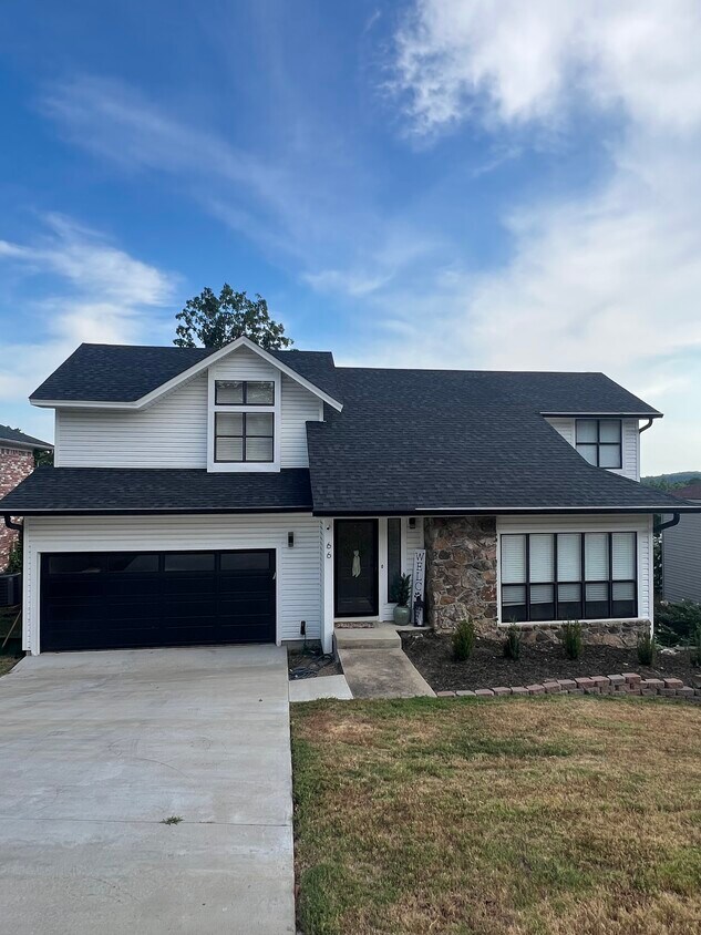 Foto principal - 66 Woodlore Cir