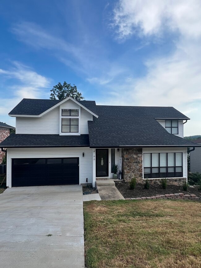 Building Photo - 66 Woodlore Cir