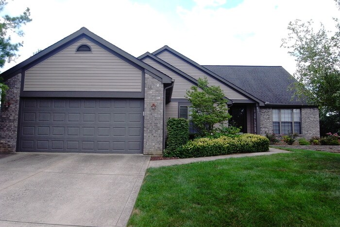 Primary Photo - 861 Hunters Glen Dr