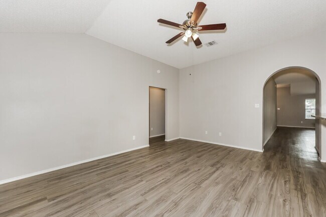 Foto del edificio - 706 Langford Dr