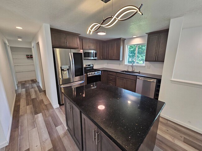 Foto del edificio - Beautifully Remodeled Home in the Valley